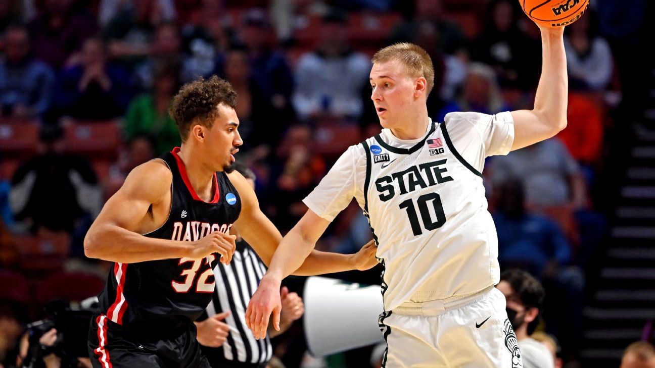 Joey Hauser dari Michigan State terlihat untuk terus berlari setelah kemenangan March Madness pertama keluarga