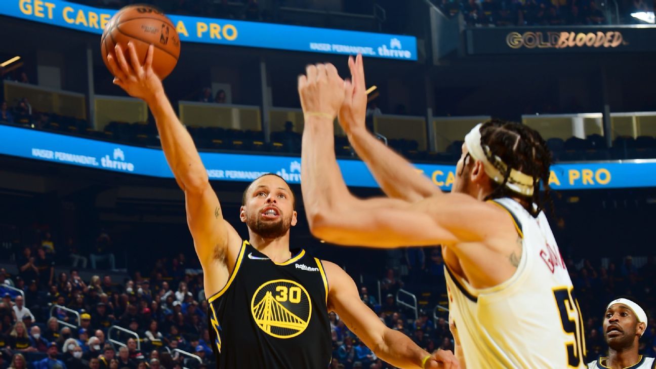 Stephen Curry anotó 30 en la primera apertura de los playoffs cuando los Golden State Warriors superaron a los Denver Nuggets por 5 carreras.