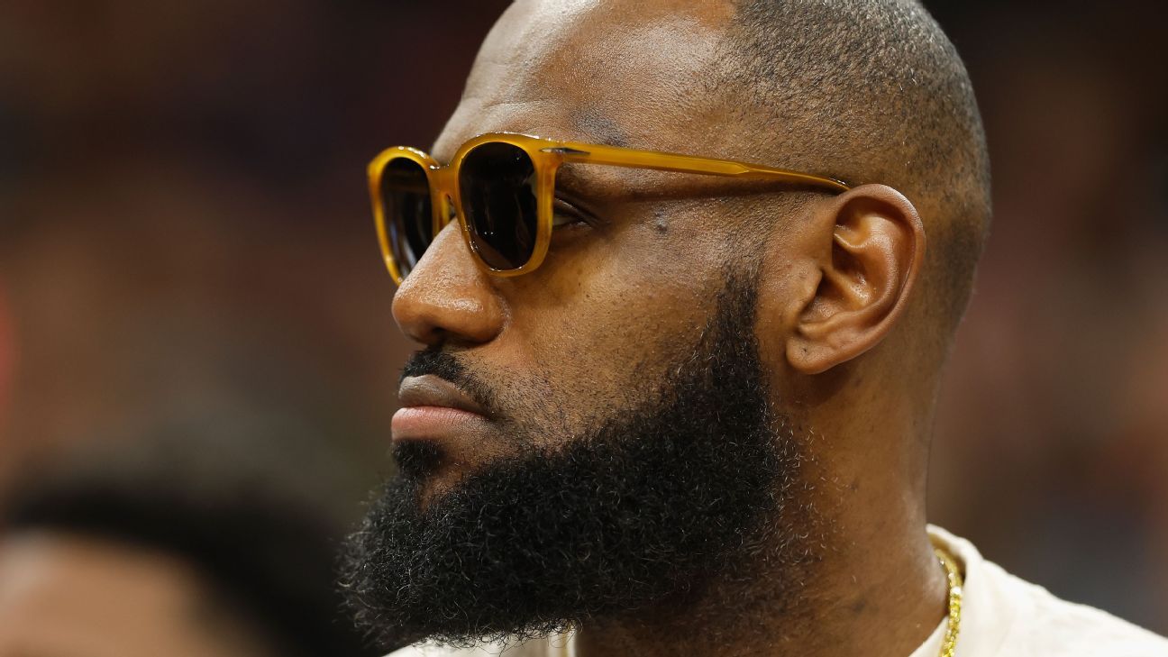 LeBron James becomes NBA's first active player worth $1 billion, per Forbes