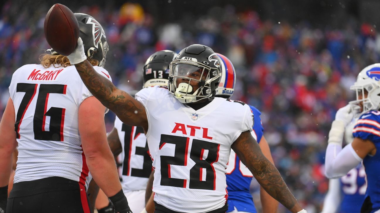 Falcons release veteran running back