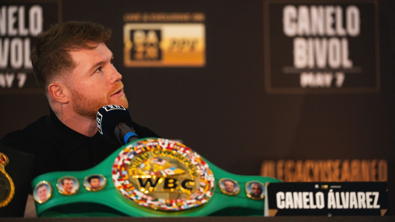 Canelo Álvarez hace entrada triunfal en Las Vegas, rumbo a su pelea