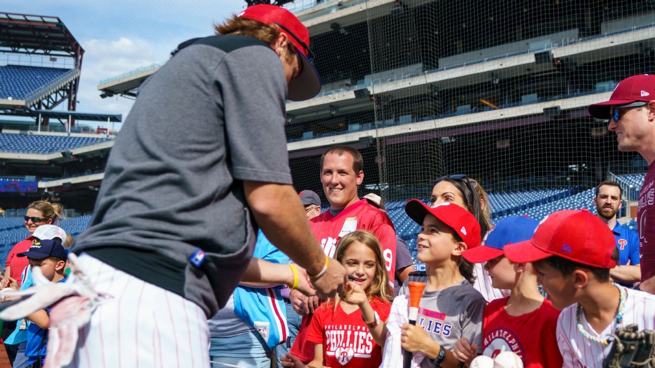 Bryson Stott bought tickets for a Phillies superfan who lost his father