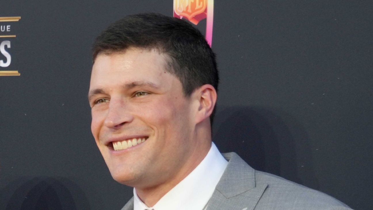 Ex-Panthers star Luke Kuechly joining radio broadcast team