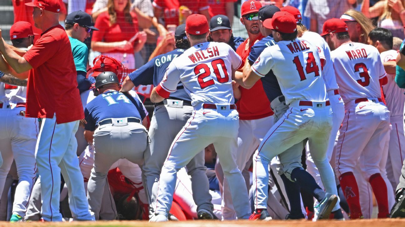 MLB suspends 12 for Mariners-Angels brawl