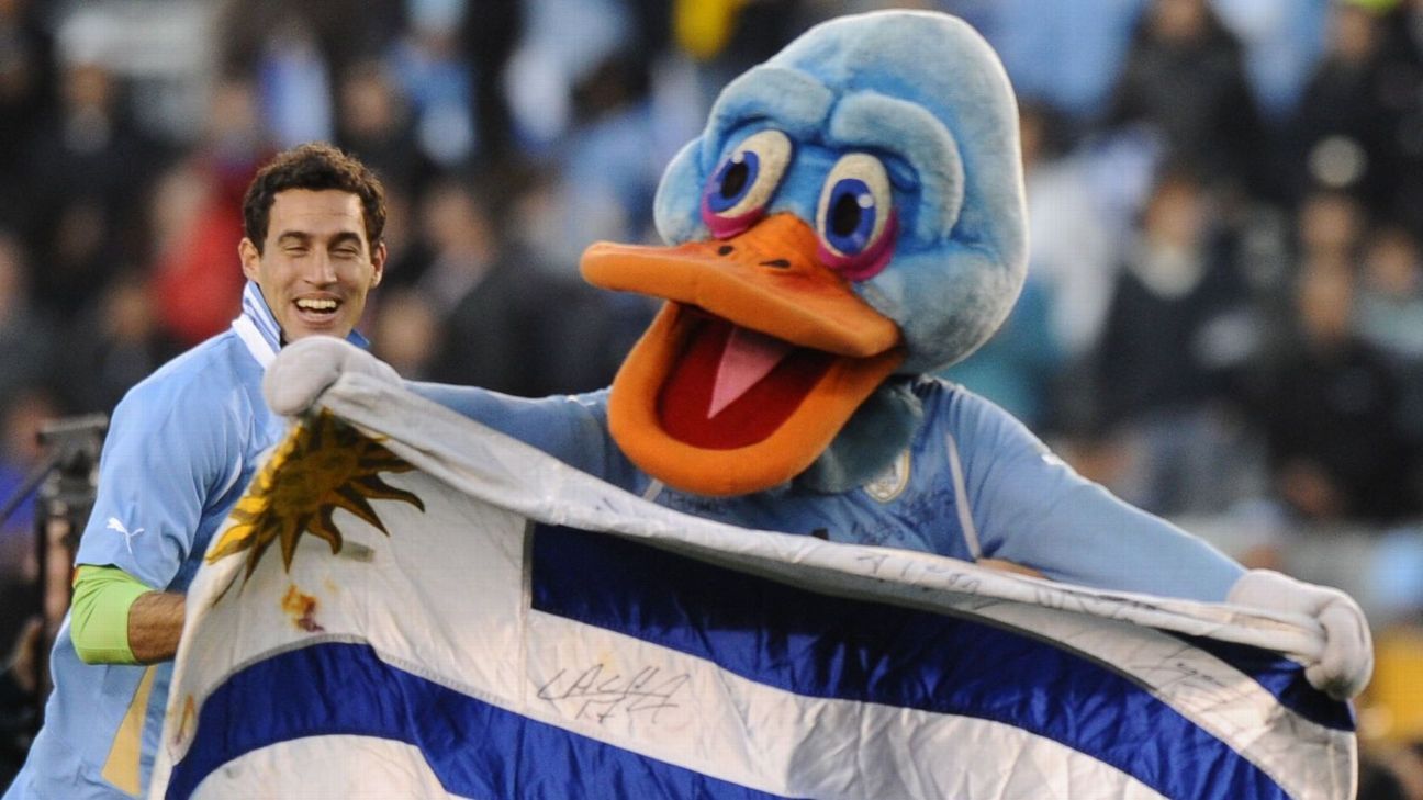 Las emblemáticas mascotas de Uruguay y el día que el Pato Celeste tiró ...
