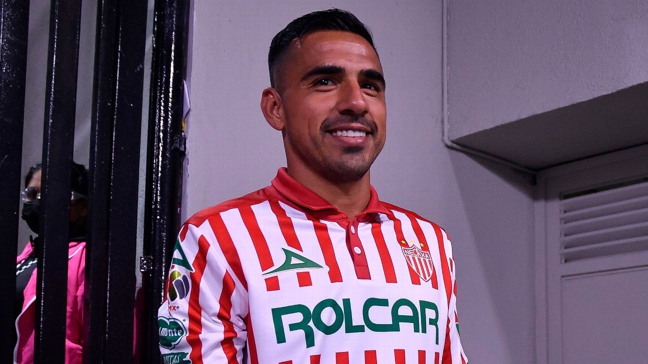 Alonso Escoboza necesita desvincularse del América para llegar a Cruz