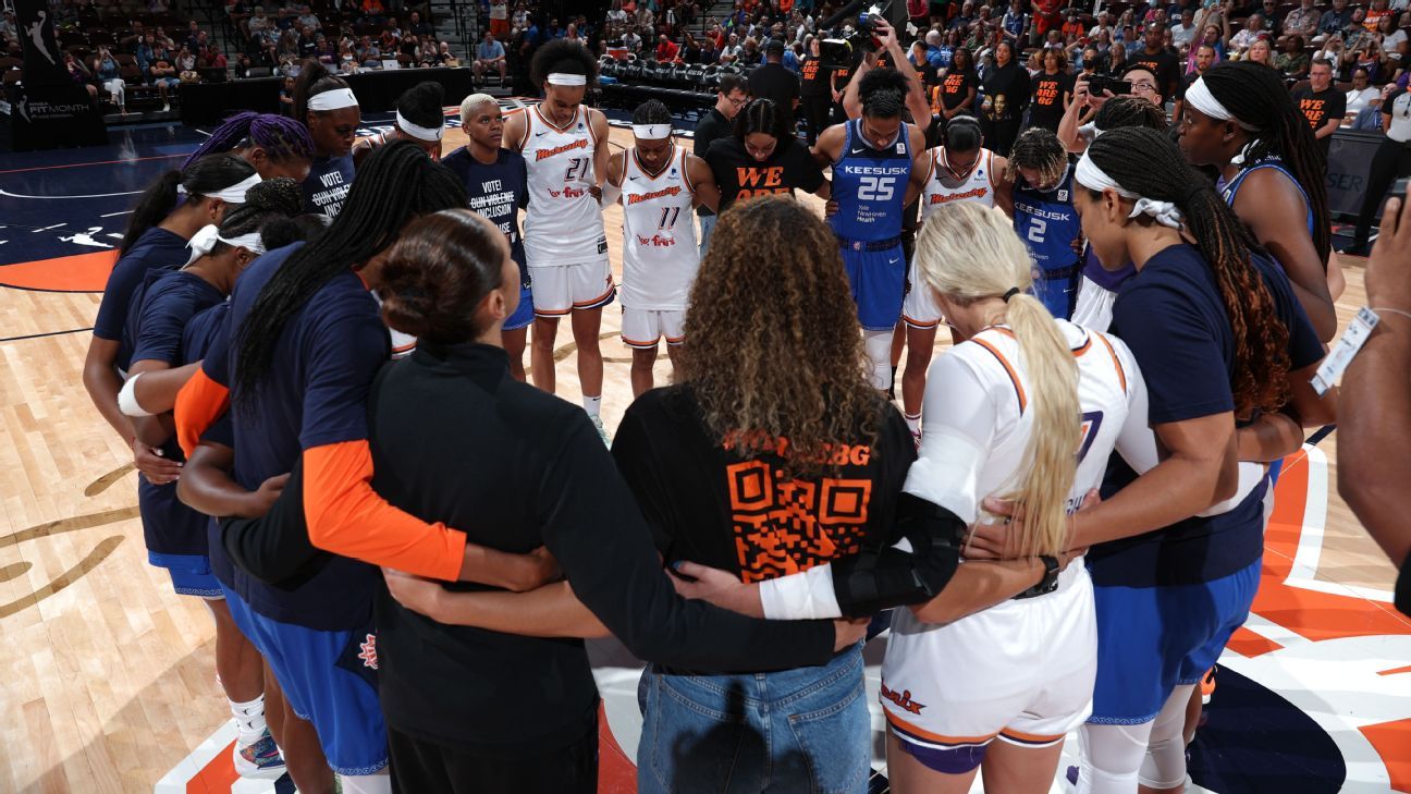 Phoenix Mercury, Connecticut Sun observe 42 seconds of silence for Brittney Grin..