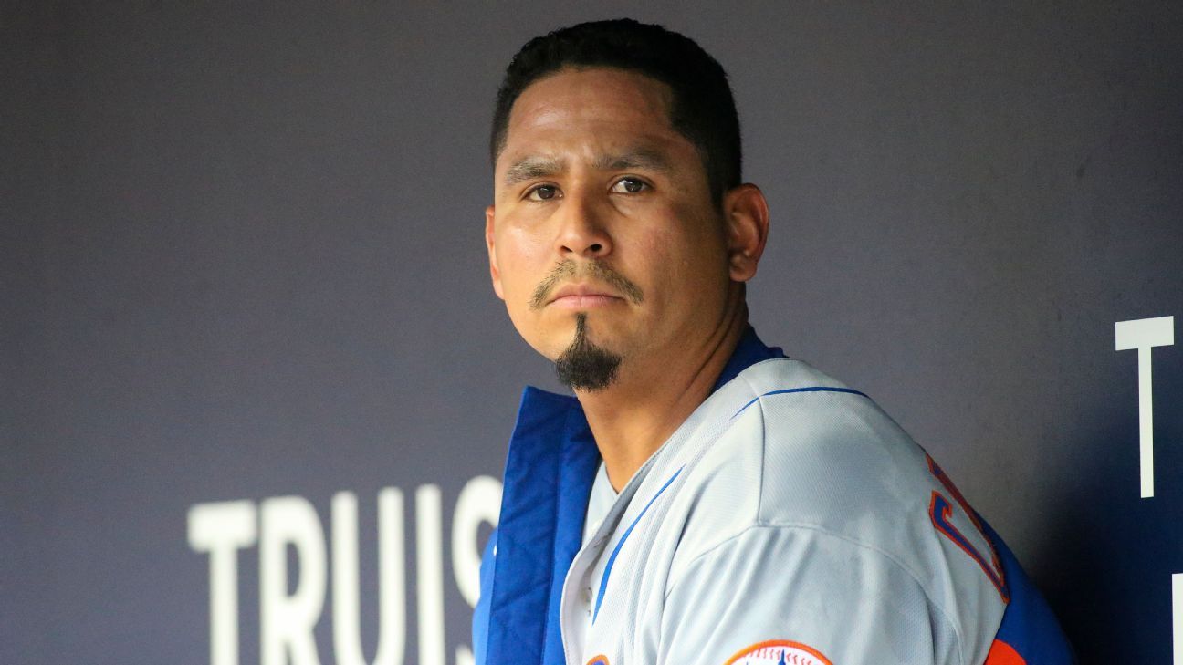 Carlos Carrasco exits with back tightness, Mets swept by Astros