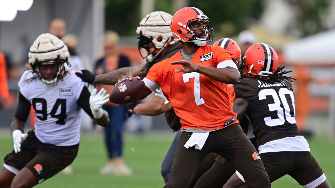 Cleveland Browns quarterback Jacoby Brissett vs. New England