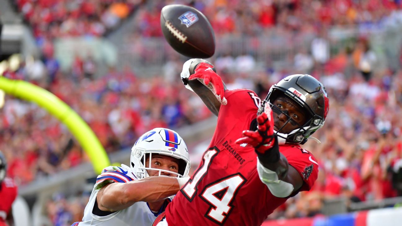 Fantasy Football Improv Daniel, Liz and DJ preview the NFL ESPN