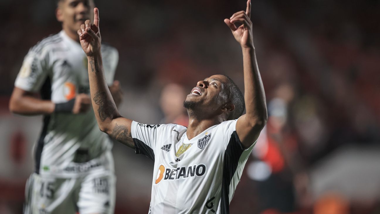 Keno faz golaço, Hulk também marca, vence AtléticoGO e encosta no G6 do