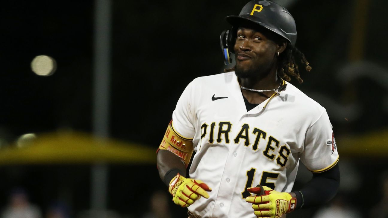 Oneil Cruz to the Yankees confirmed”, “He's a Yankee already wow” - New  York Yankees fans have high hopes after Pirates rookie phenom Oneil Cruz  interacts with his namesake and Yankees legend
