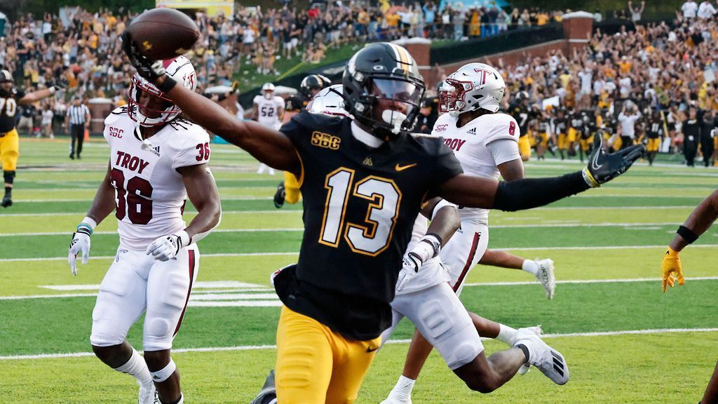 Mountaineers Tangle With Eagles Friday - App State Athletics