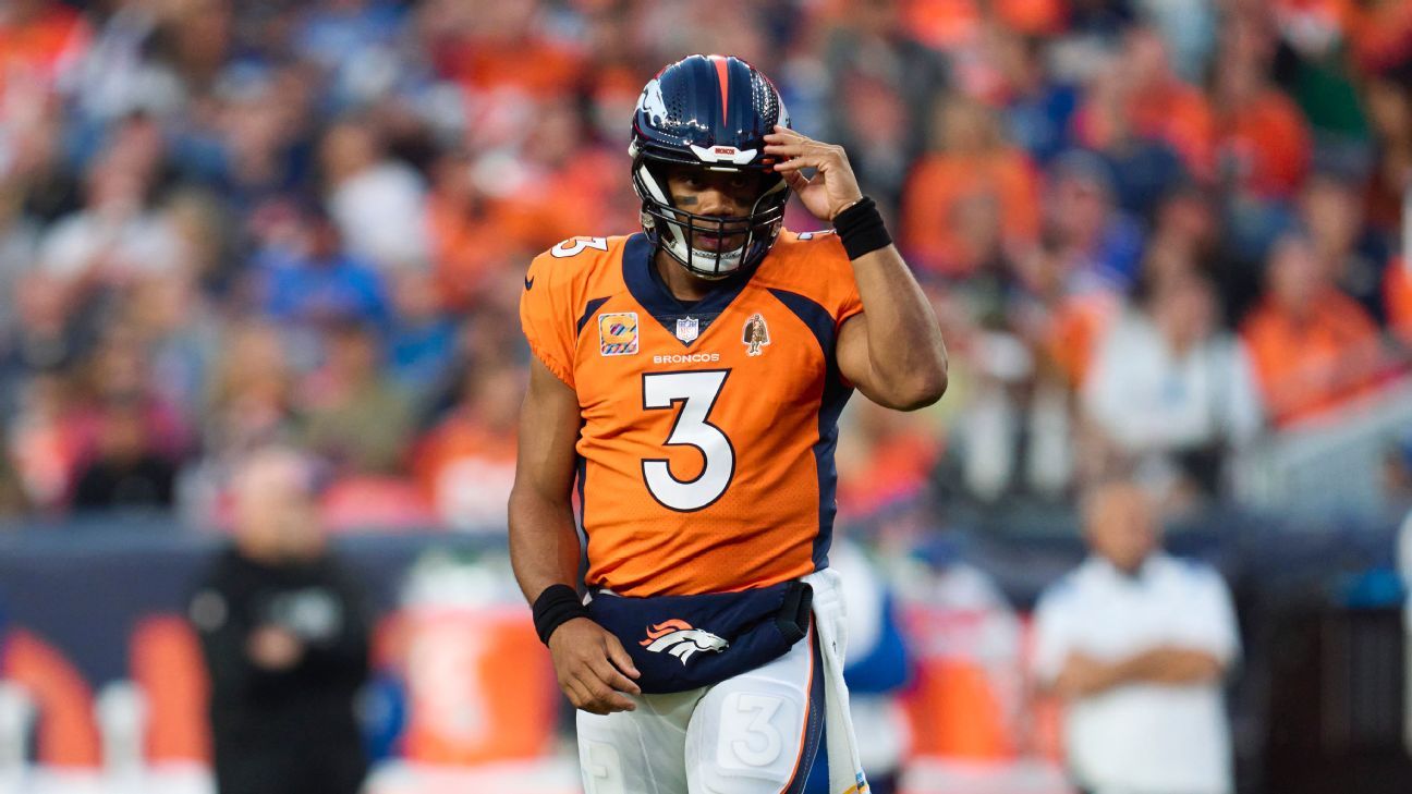 Broncos QB Russell Wilson has partially torn lat