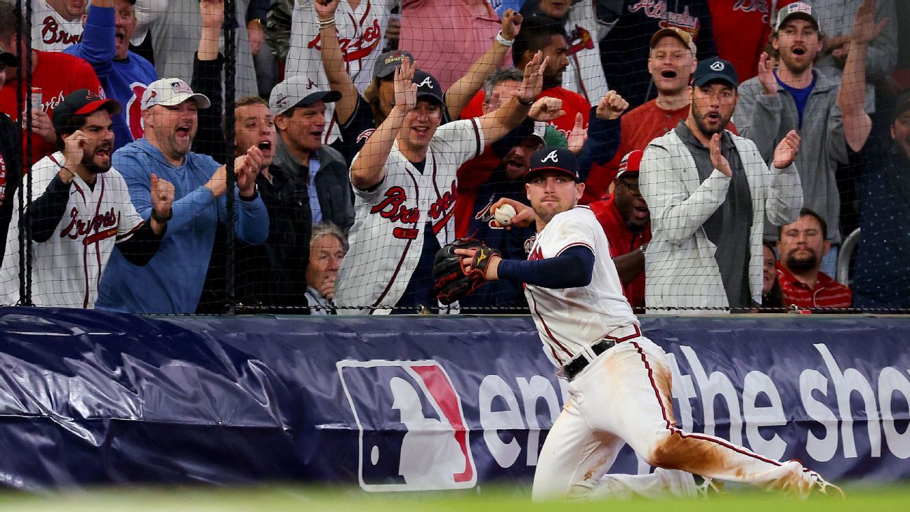 Austin Riley's clutch homer, crazy game-ending double play lifts Braves  over Phillies, ties NLDS