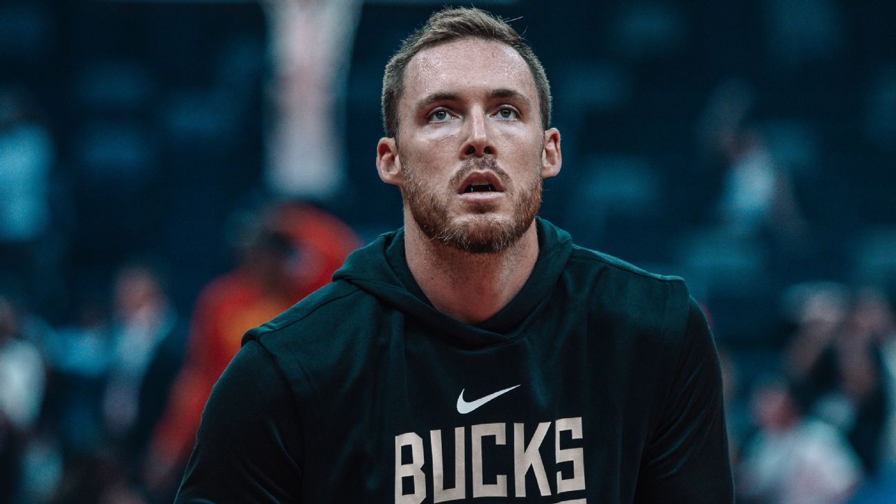 Bucks guard Connaughton out at least 3 weeks