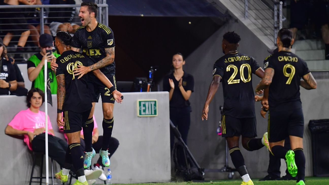 LAFC wins thriller vs. Galaxy on late Arango goal