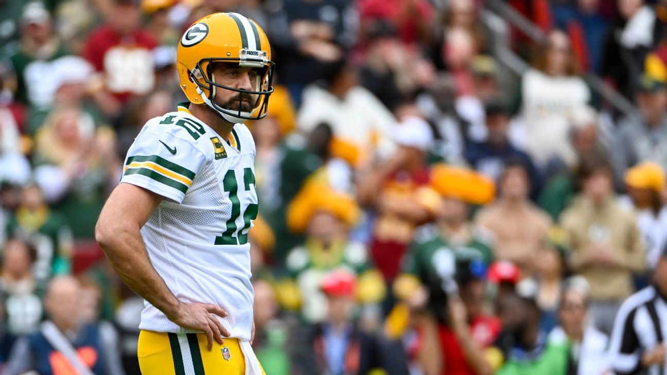 Tom Brady, Aaron Rodgers aren't getting much help