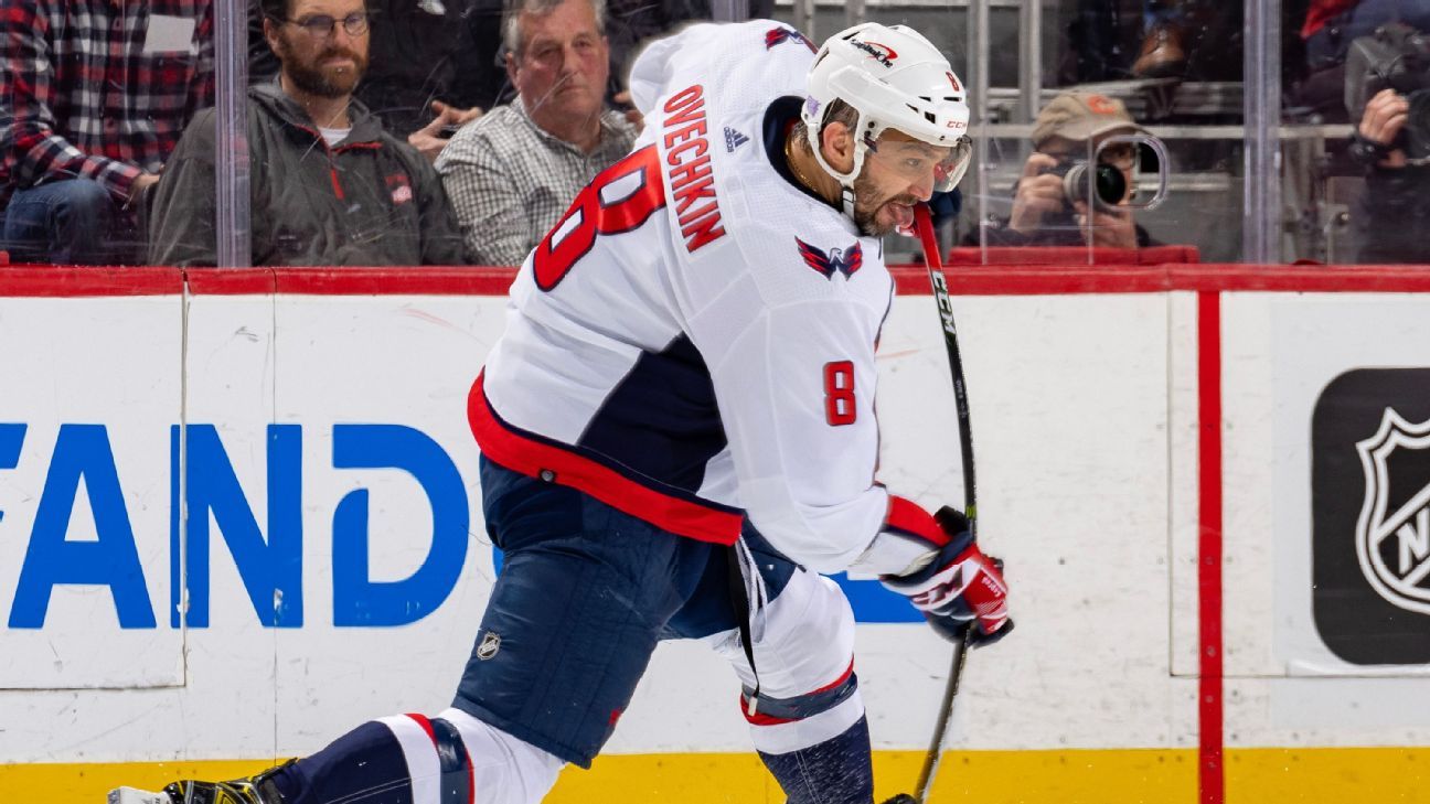 Ovechkin ties Howe for most goals with 1 team