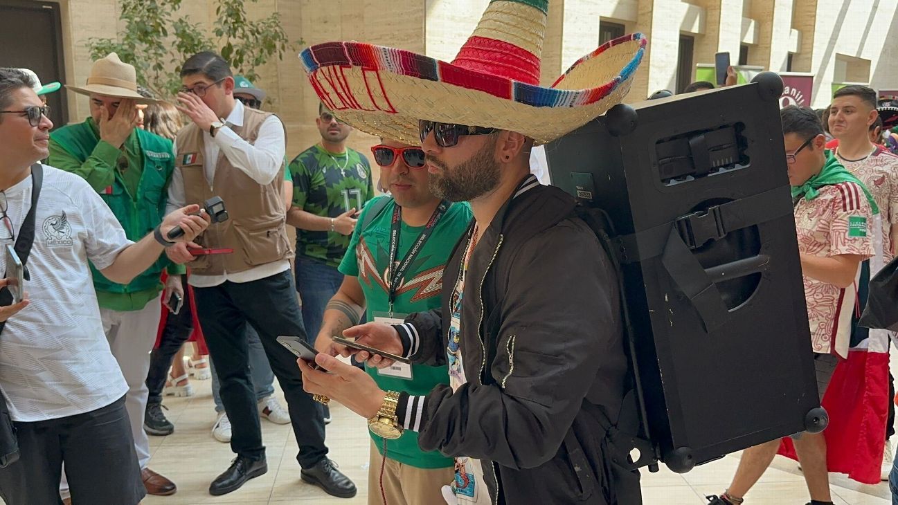 The story of Mexico rolling through Qatar in 2022 with the horn of “the old iron they sell”