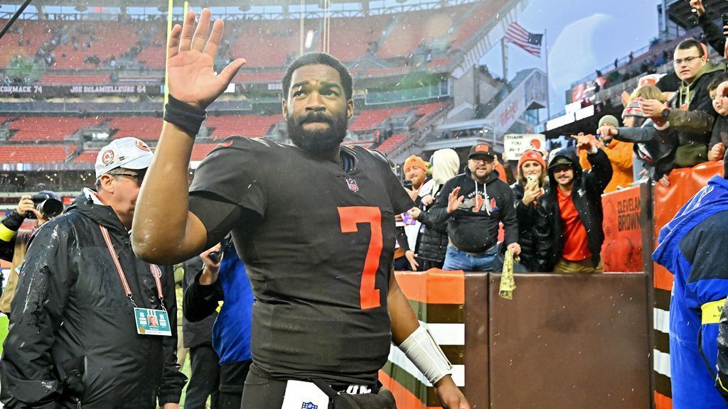 Jacoby Brissett leads Browns to bounce-back TNF win over Steelers