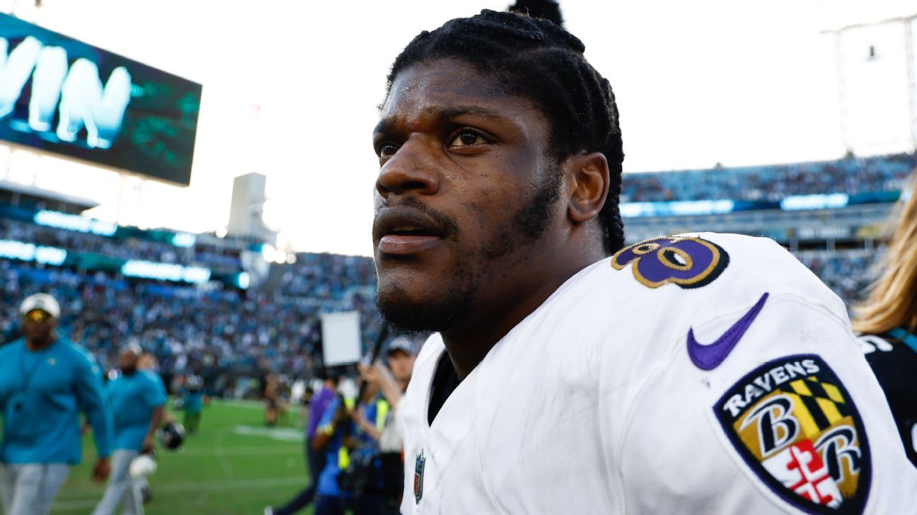 Ravens' Lamar Jackson apologizes for vulgar reply to fan tweet