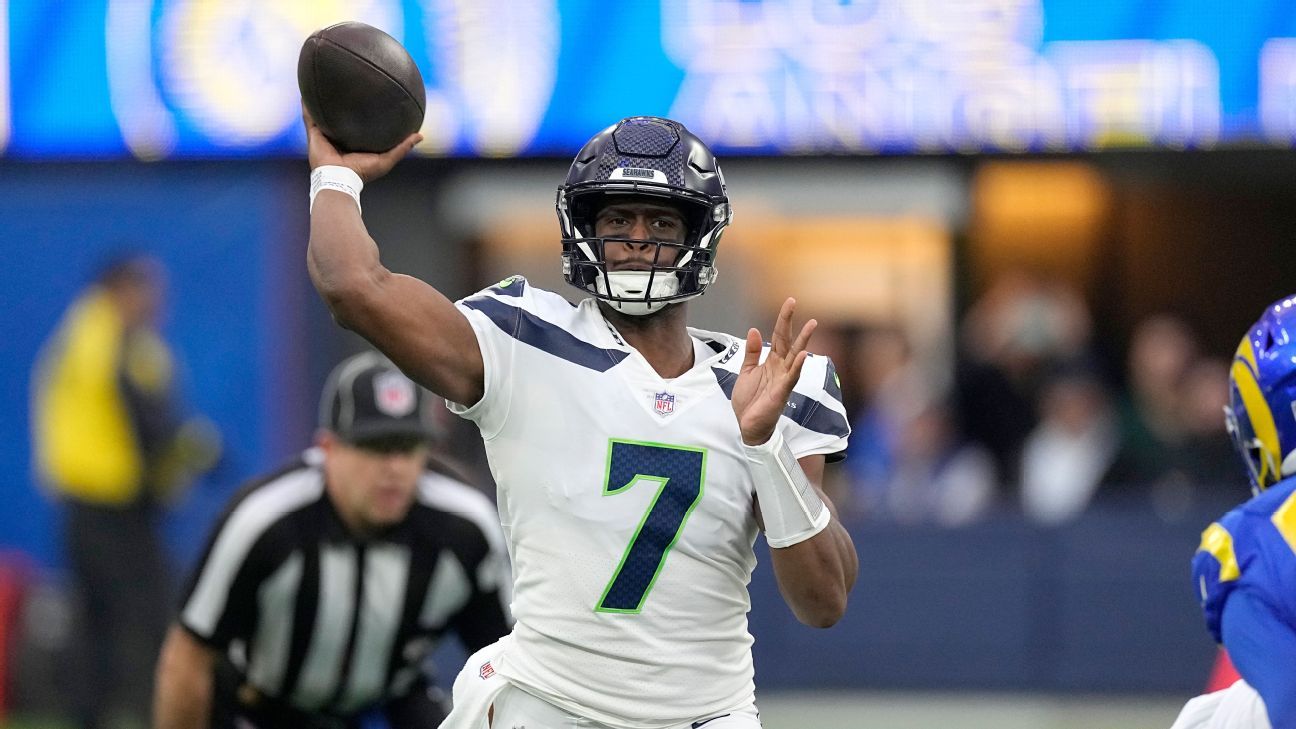 2023 Fantasy Football QB Rankings: Geno Smith's Weapons Make for Repeated  Success - Bleacher Nation