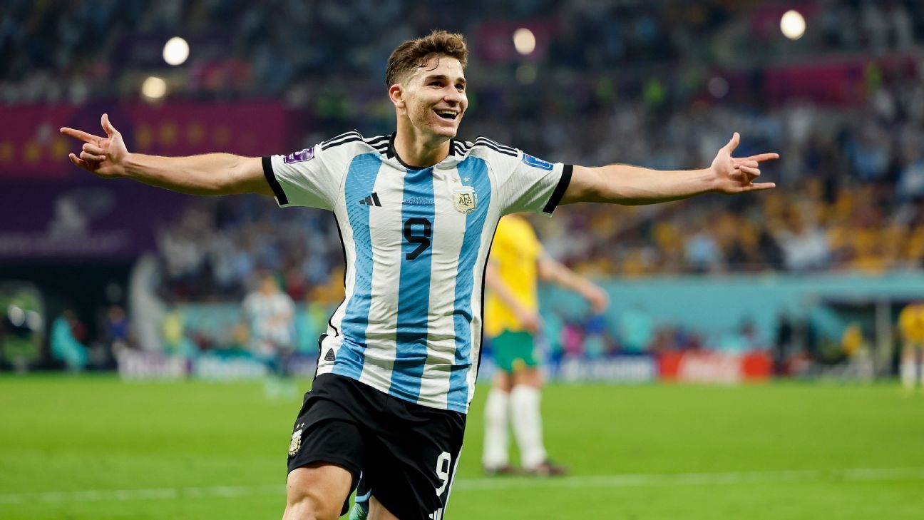 Juli&aacute;n Alvarez diz o que ouviu de Guardiola sobre Argentina na Copa e como  isso ajudou em in&iacute;cio no Manchester City - ESPN