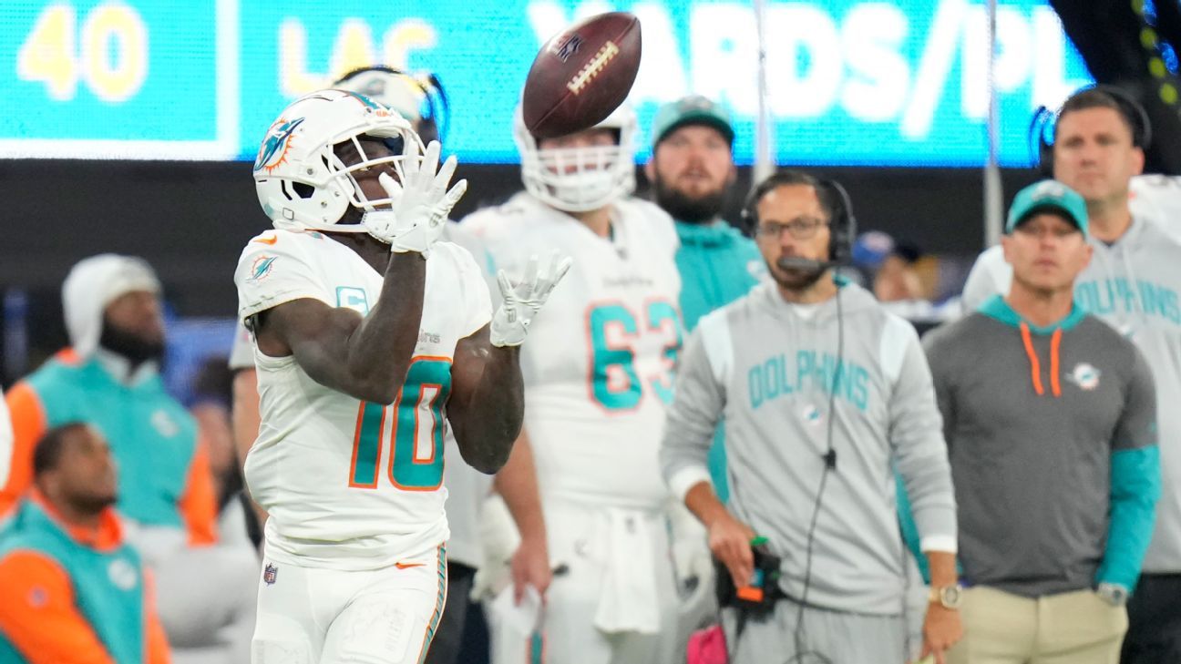 Dolphins WR Tyreek Hill questionable to return with ankle injury