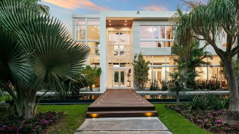 Heat star Tyler Herro pays area record $10.5 million for Miami mansion