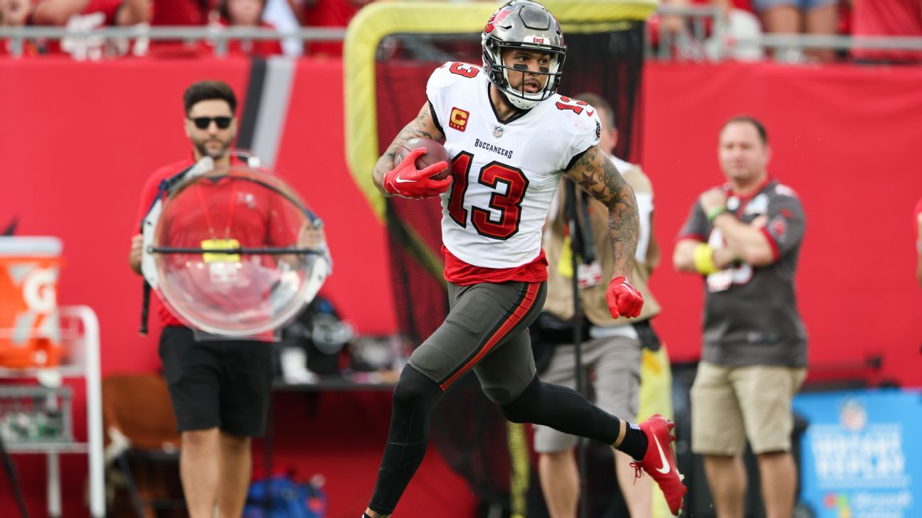 Fantasy playbook NFL Week 18 score projections, over/unders and more