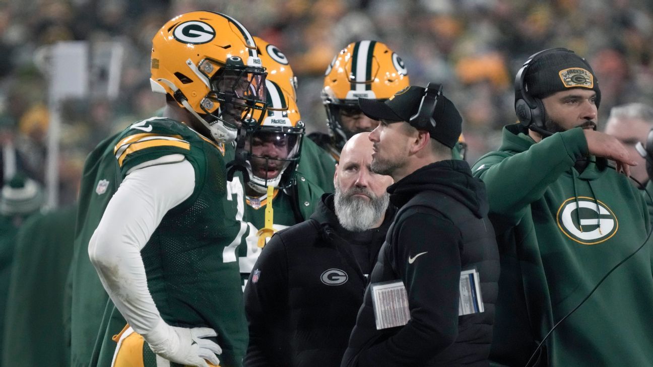 Packers' Quay Walker ejected for shoving Lions medical staffer