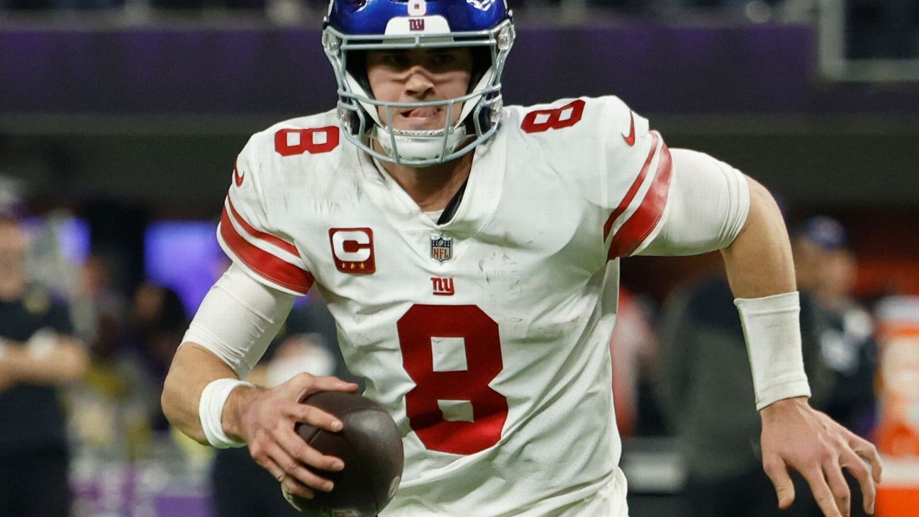 Elite' Daniel Jones carries Giants to first playoff win since 2011