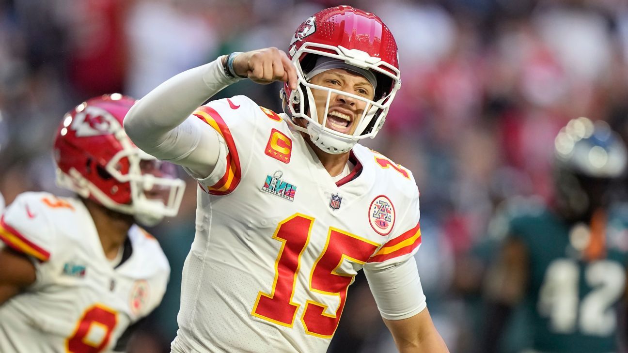 THE CHIEFS ARE SUPER BOWL CHAMPIONS! Patrick Mahomes now with
