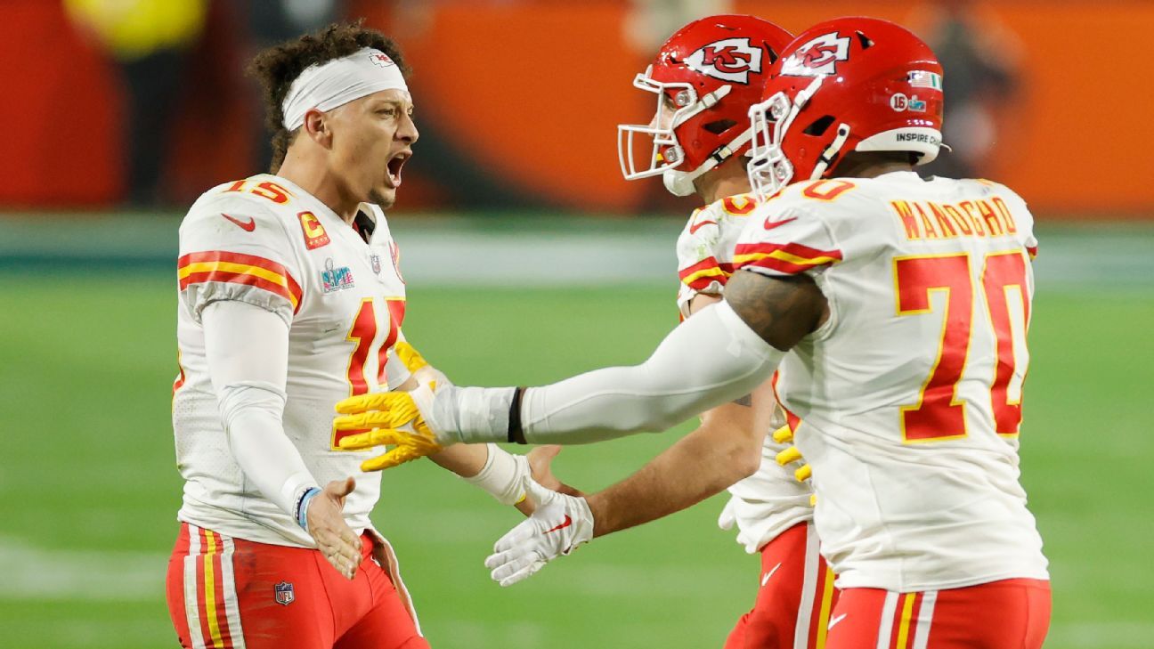 Mahomes surmonte la douleur, les Chiefs battent les Eagles pour remporter le Super Bowl