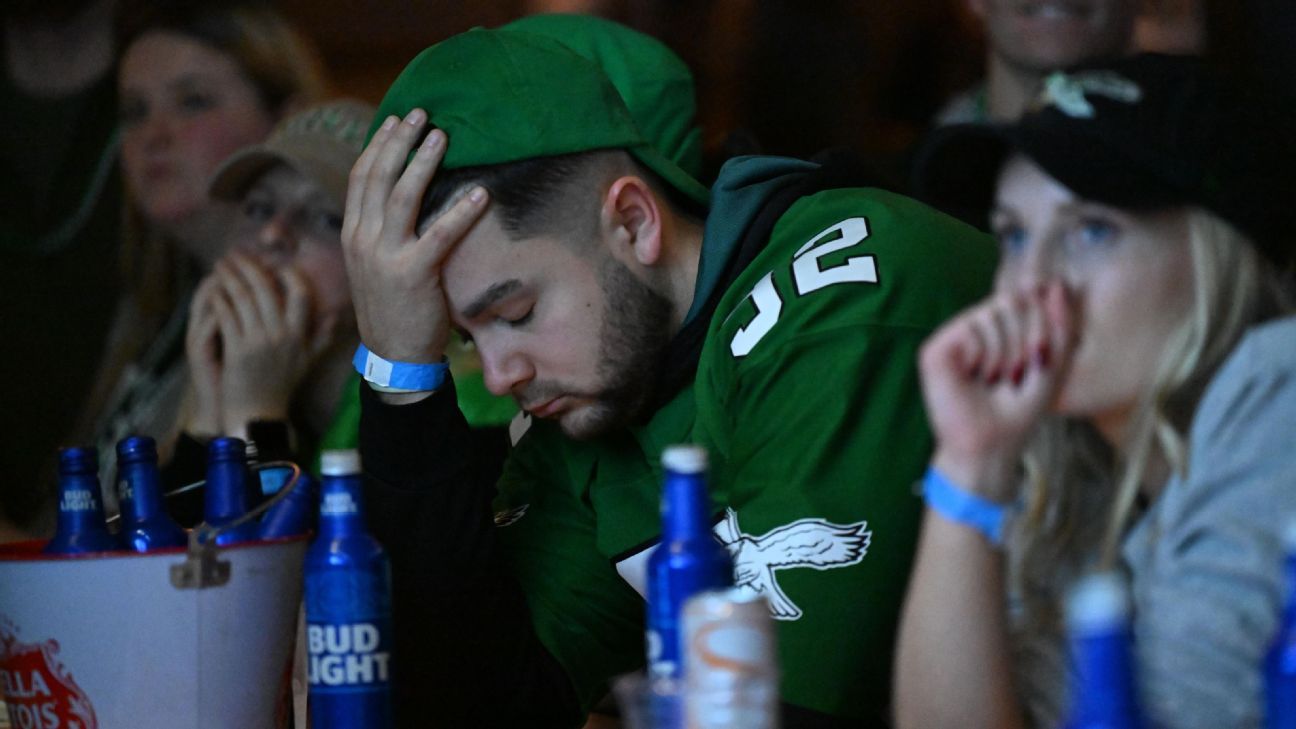 Eagles fans in Philadelphia mourn Super Bowl 2023 loss to Chiefs