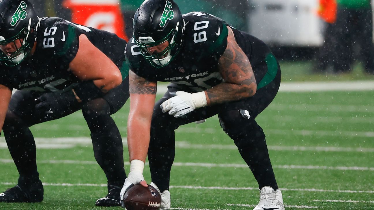 Should Connor McGovern remain the NY Jets' starting center in 2022?