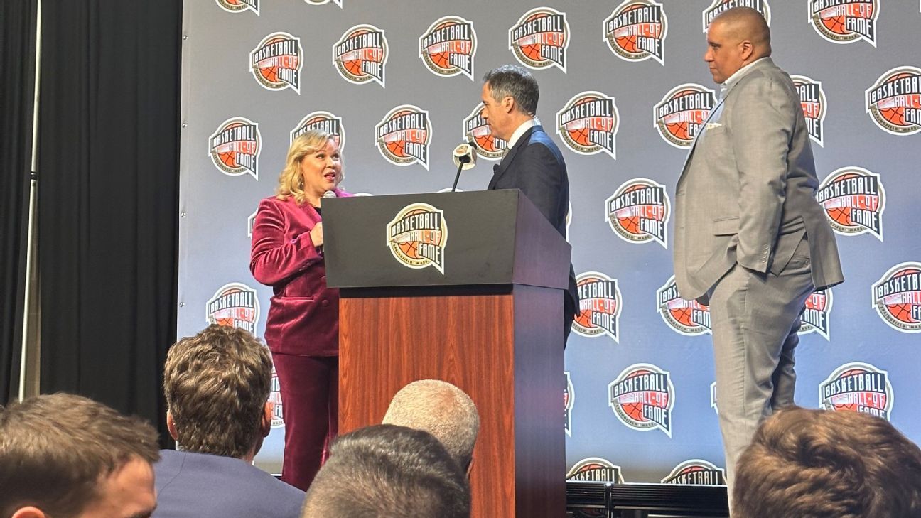 ESPN's Holly Rowe, Marc J. Spears receive Curt Gowdy Media Award