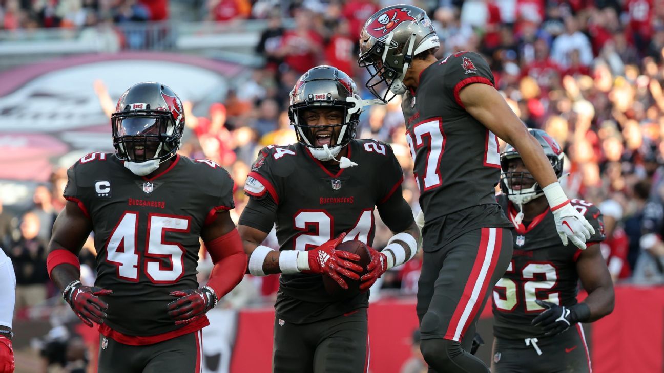 Tampa Bay Buccaneers: Ranking the Bucs' uniform among the NFL 32