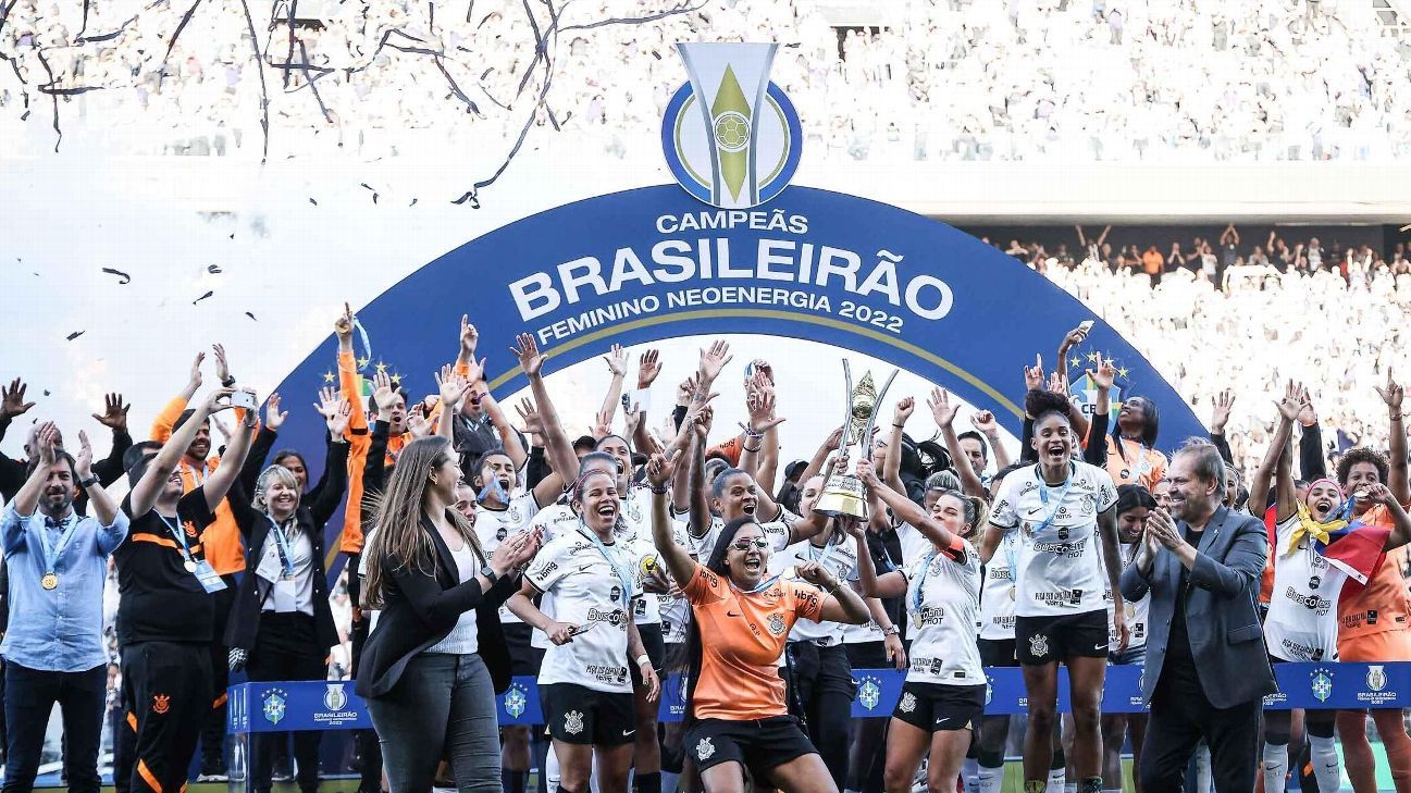 Premiação do Brasileirão feminino 2023 aumenta 20%, mas homens