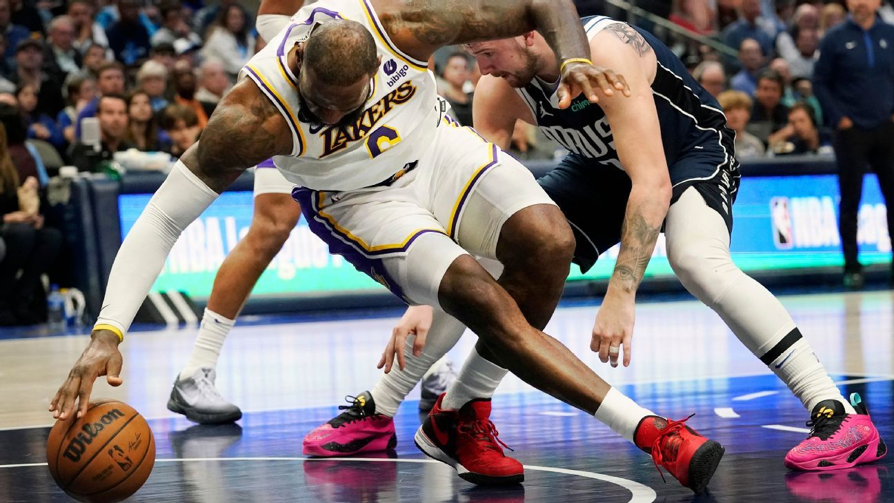 Los Angeles Lakers fear LeBron James could miss several weeks with right leg injury