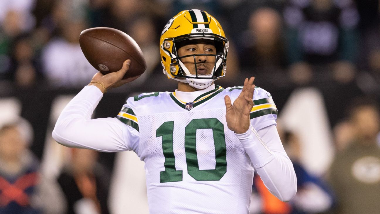 Source: Packers reach 1-year extension with QB Jordan Love - ESPN