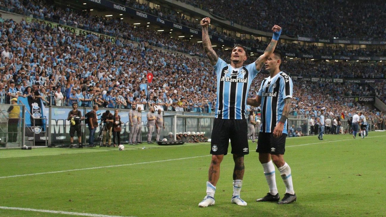Suárez debuta en GreNal y Grêmio vence al Inter en el clásico