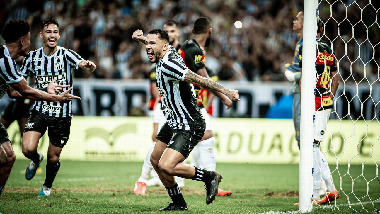 Angulo 'some' dos jogos do Santos e fica longe da Copa pelo