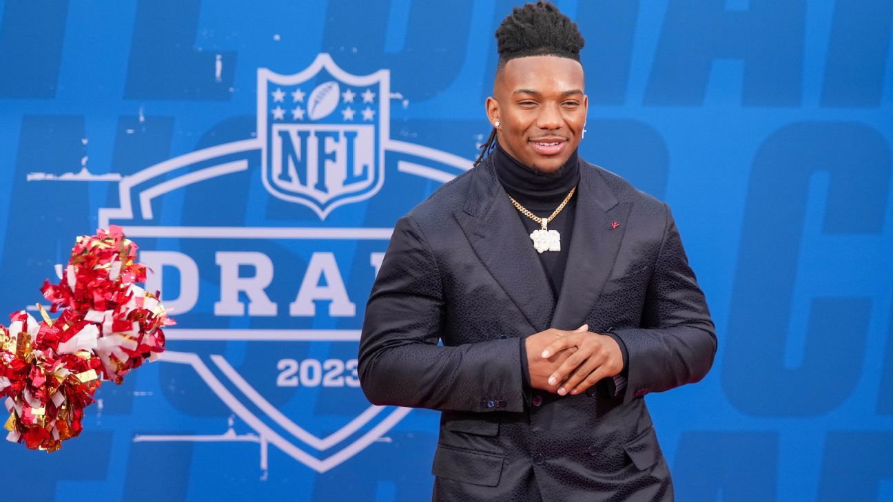 NFL Draft 2023 Outfits: All the Prospects Suited Up, Live Updates – WWD