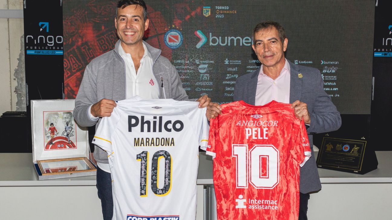 Santos y Argentinos Juniors rinden homenaje a Pelé y Maradona