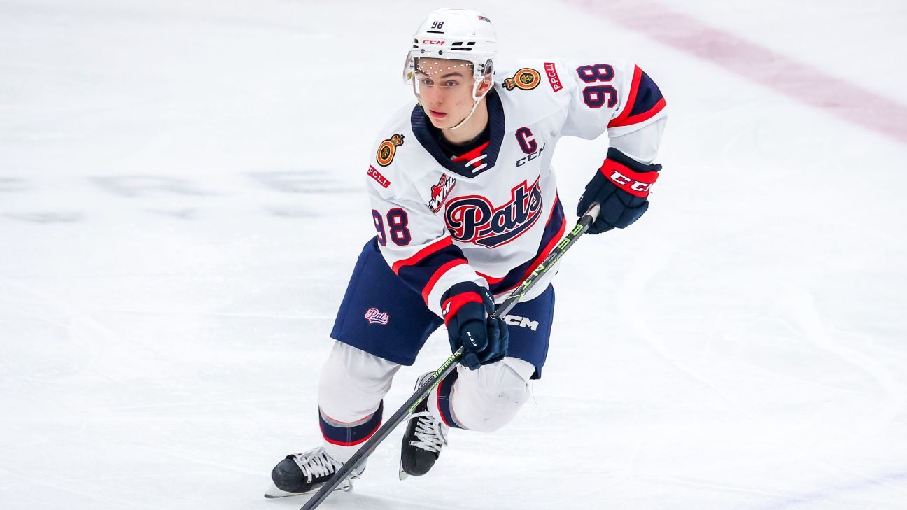 Connor Bedard's first skate as a member of the Chicago Blackhawks