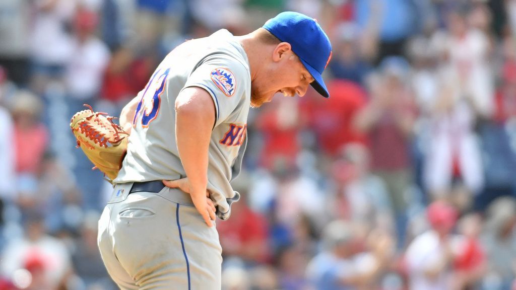 Comedy of errors sinks Mets in 8th vs. Phillies