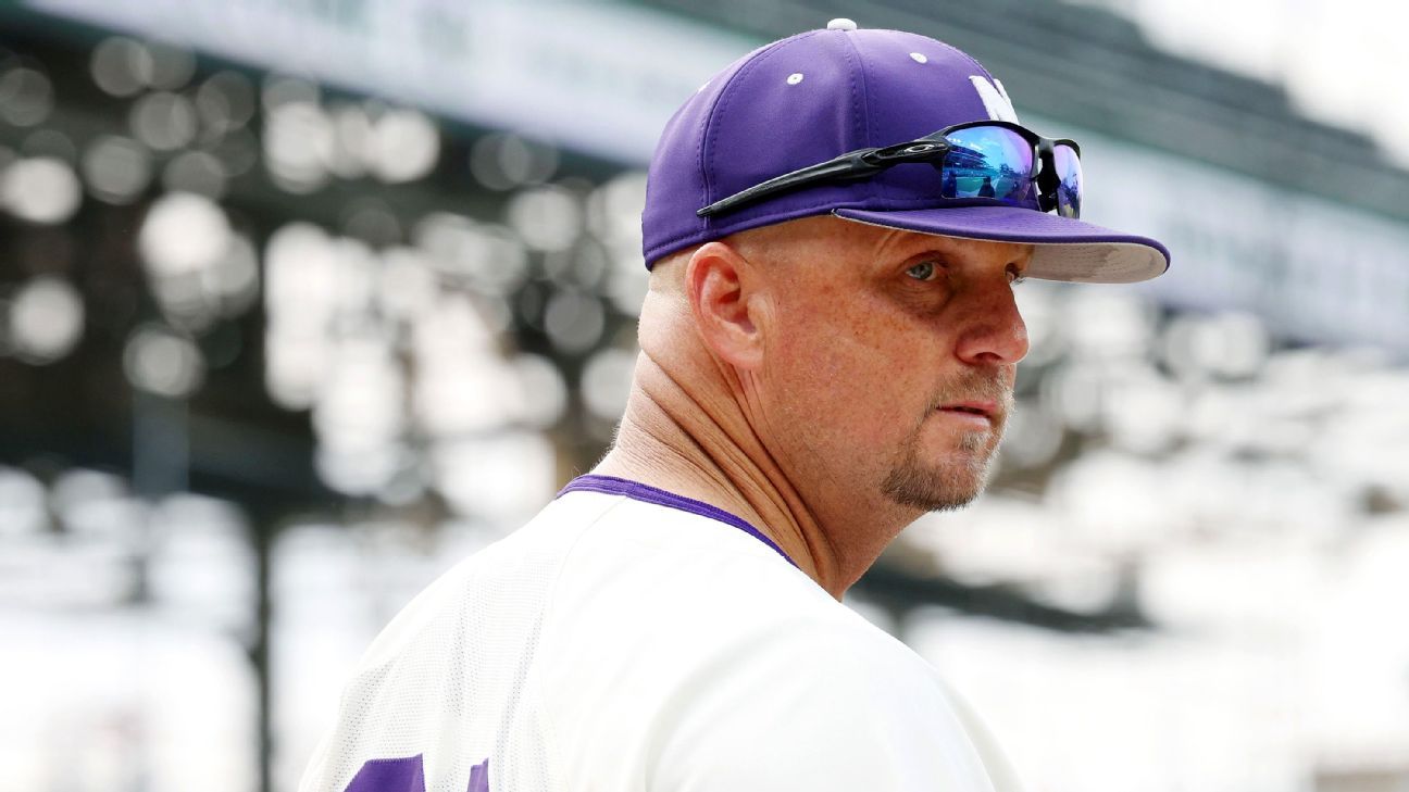 Northwestern despide al entrenador de béisbol Jim Foster tras acusaciones de acoso escolar