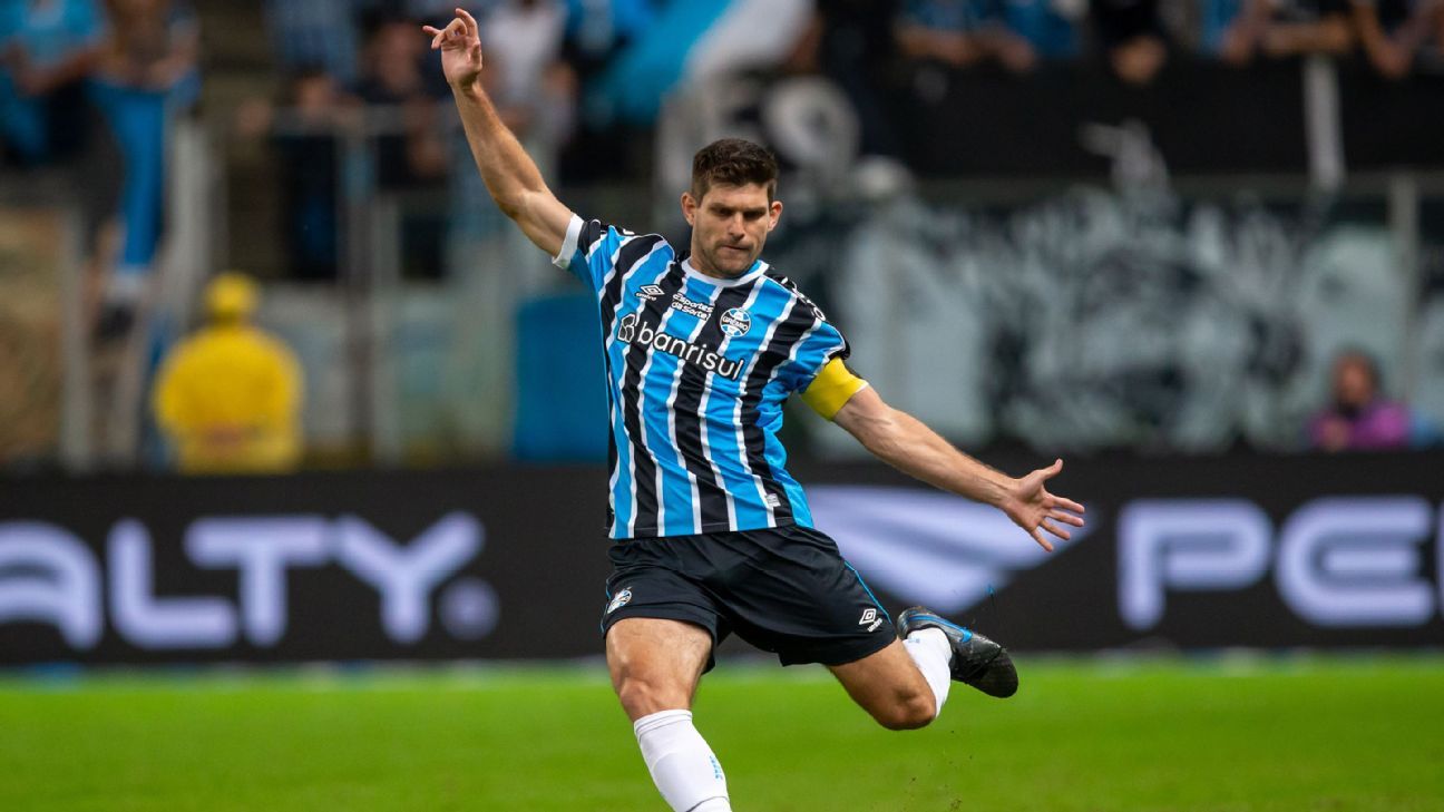 Kannemann é expulso e desfalca Grêmio contra Flamengo no 2° jogo da semifinal da Copa do Brasil